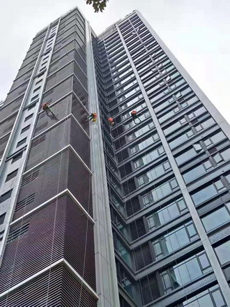高（gāo）層住（zhù）宅外牆清洗